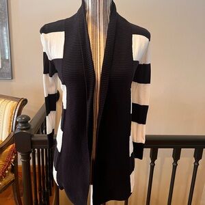Hollister Black and White Women's Cardigan